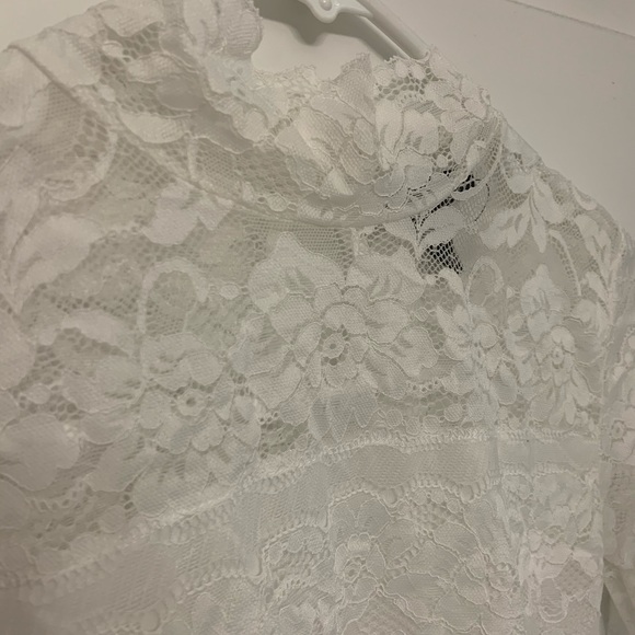 white lace long sleeve - Picture 3 of 3